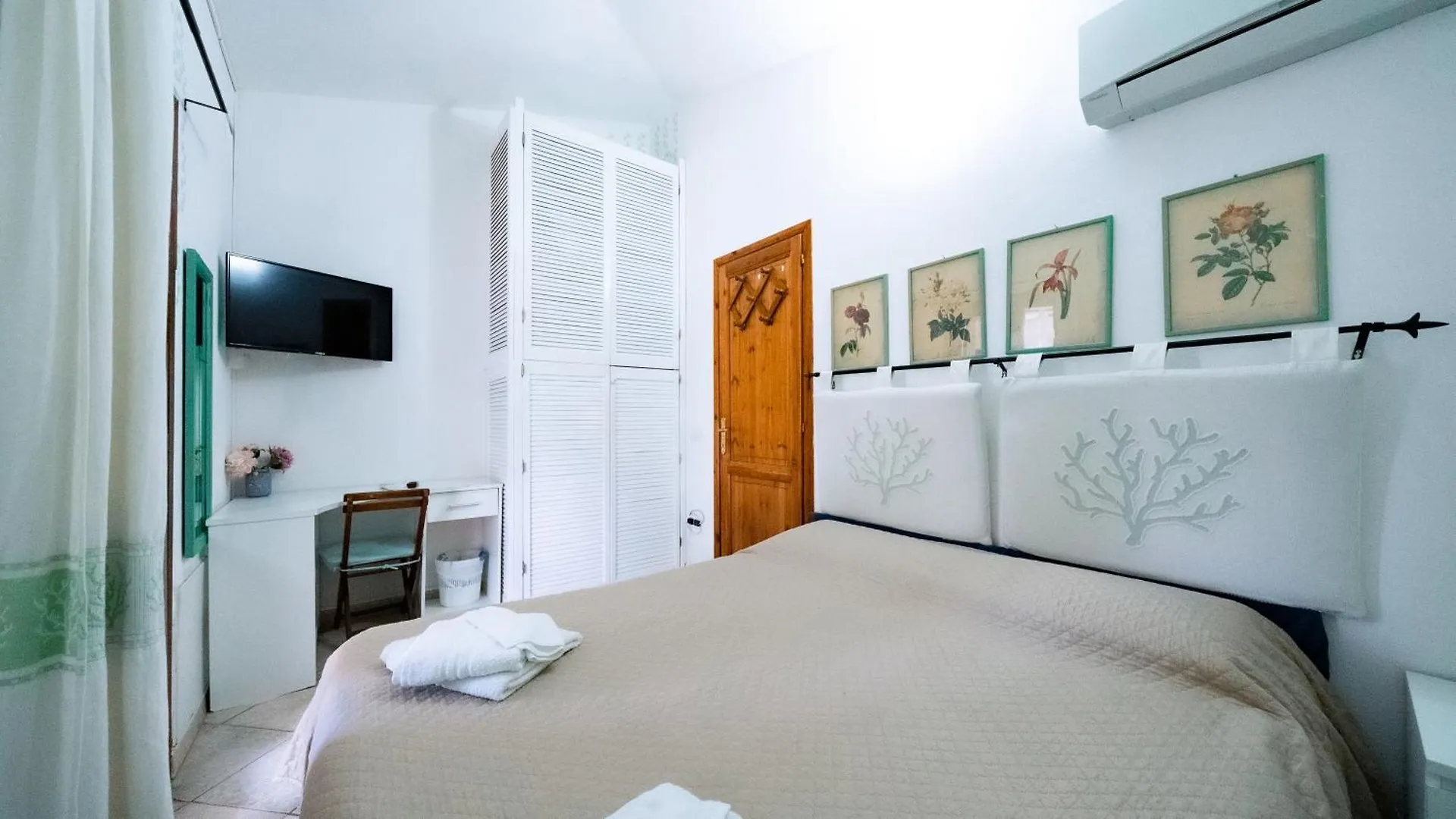 Bed and Breakfast Da Teresa San Teodoro  Nocleg ze śniadaniem